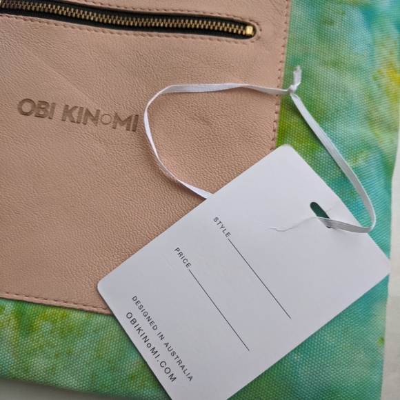 Free 🆓 W Bundle - Green marble tie dye wristlet clutch pouch, NEW - Picture 9 of 10